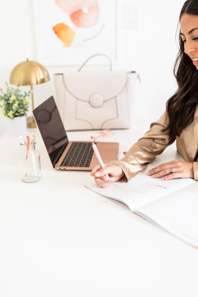 how to choose a domain name